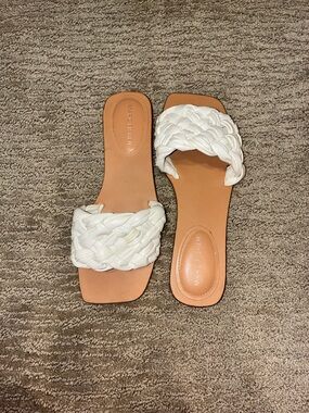 Marc Fisher Braided White Slide Sandals with Tan Footbed